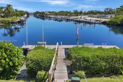 725 Hummingbird Way #212, North Palm Beach: photo 1 of 17
