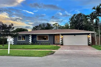 8404 SW 26th St, Davie: photo 1 of 42