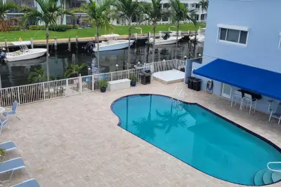 131 Doolen Ct #303, North Palm Beach: photo 1 of 16