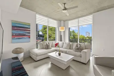 300 S Australian Ave, West Palm Beach: photo 1 of 26