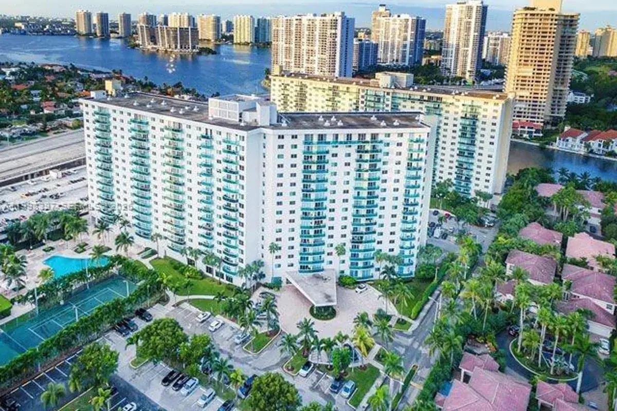 19390 Collins Ave #1623, Sunny Isles Beach: photo 1 of 22