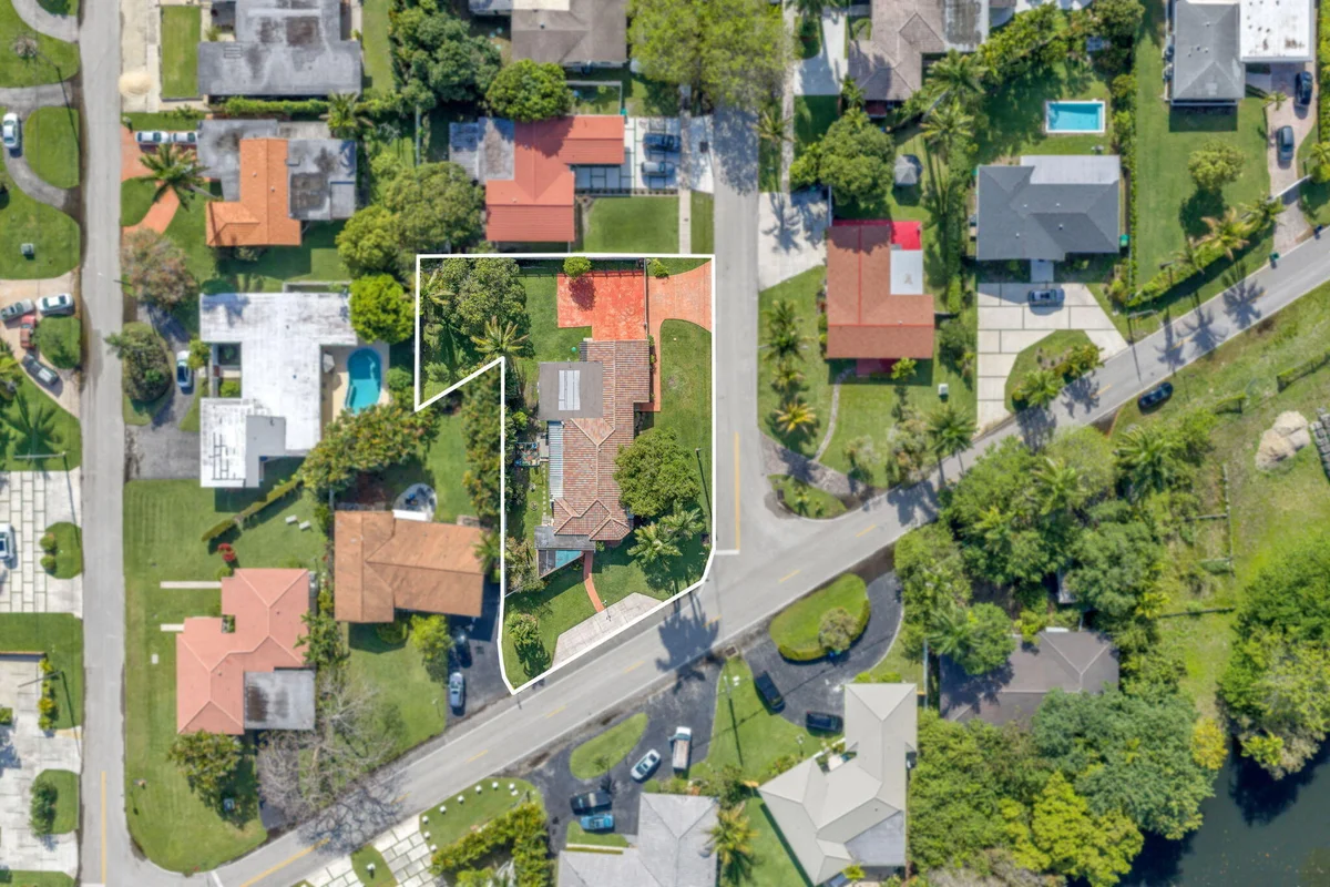 11490 W Biscayne Canal Rd, Miami: photo 1 of 52