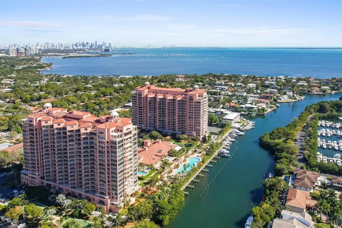 10 Edgewater Dr #7G, Coral Gables: photo 1 of 31