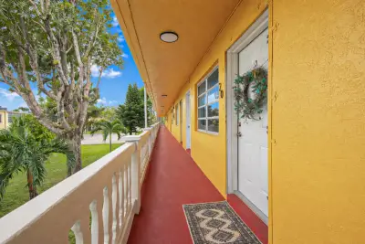 115 NE 202nd Ter #M20, Miami Gardens: photo 1 of 26