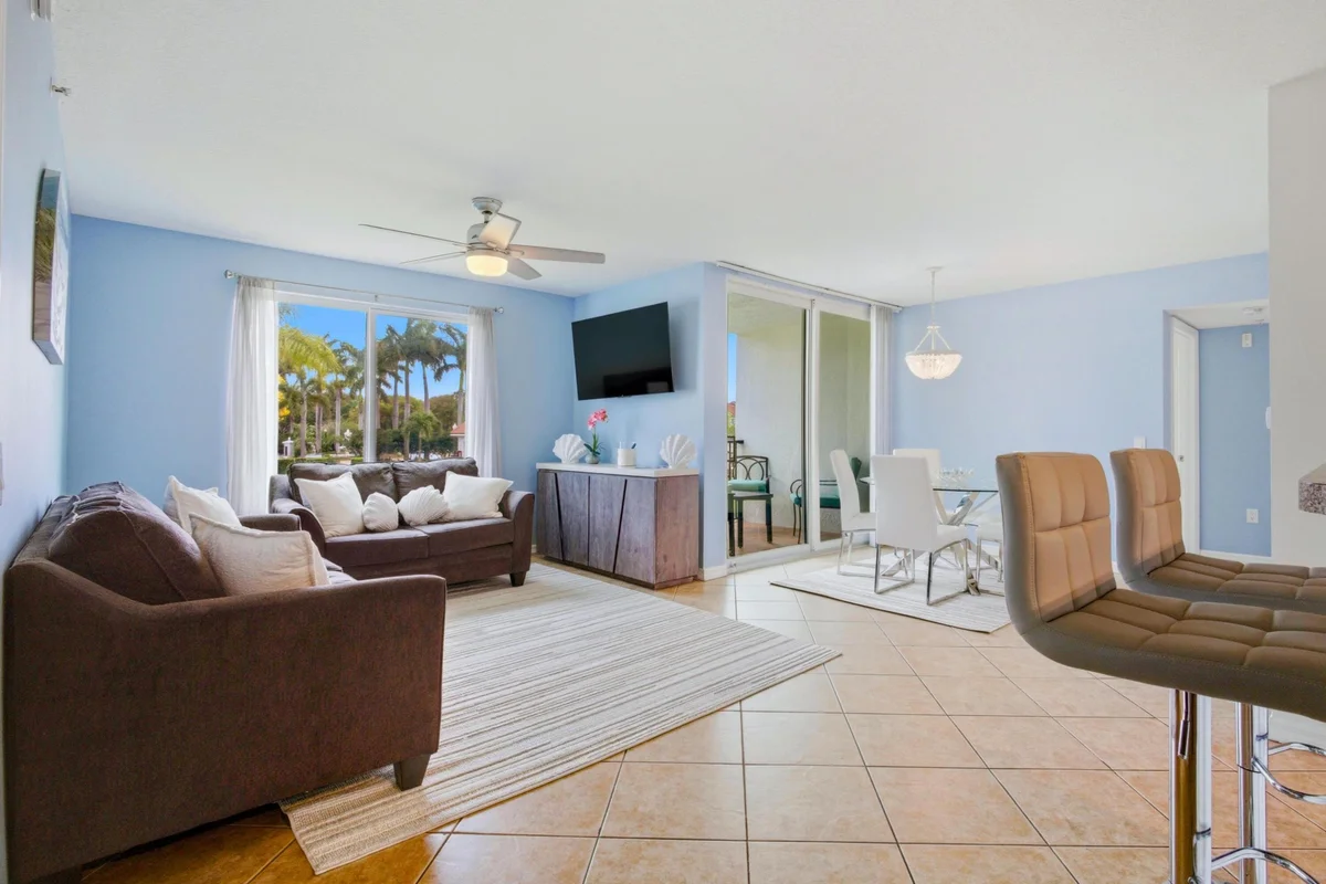 316 Villa Cir, Boynton Beach: photo 1 of 41