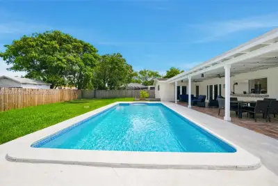 19911 SW 84th Ave, Cutler Bay: photo 1 of 58