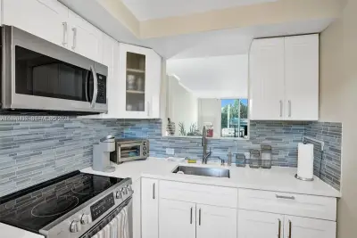 1777 SE 15th St #217, Fort Lauderdale: photo 1 of 31