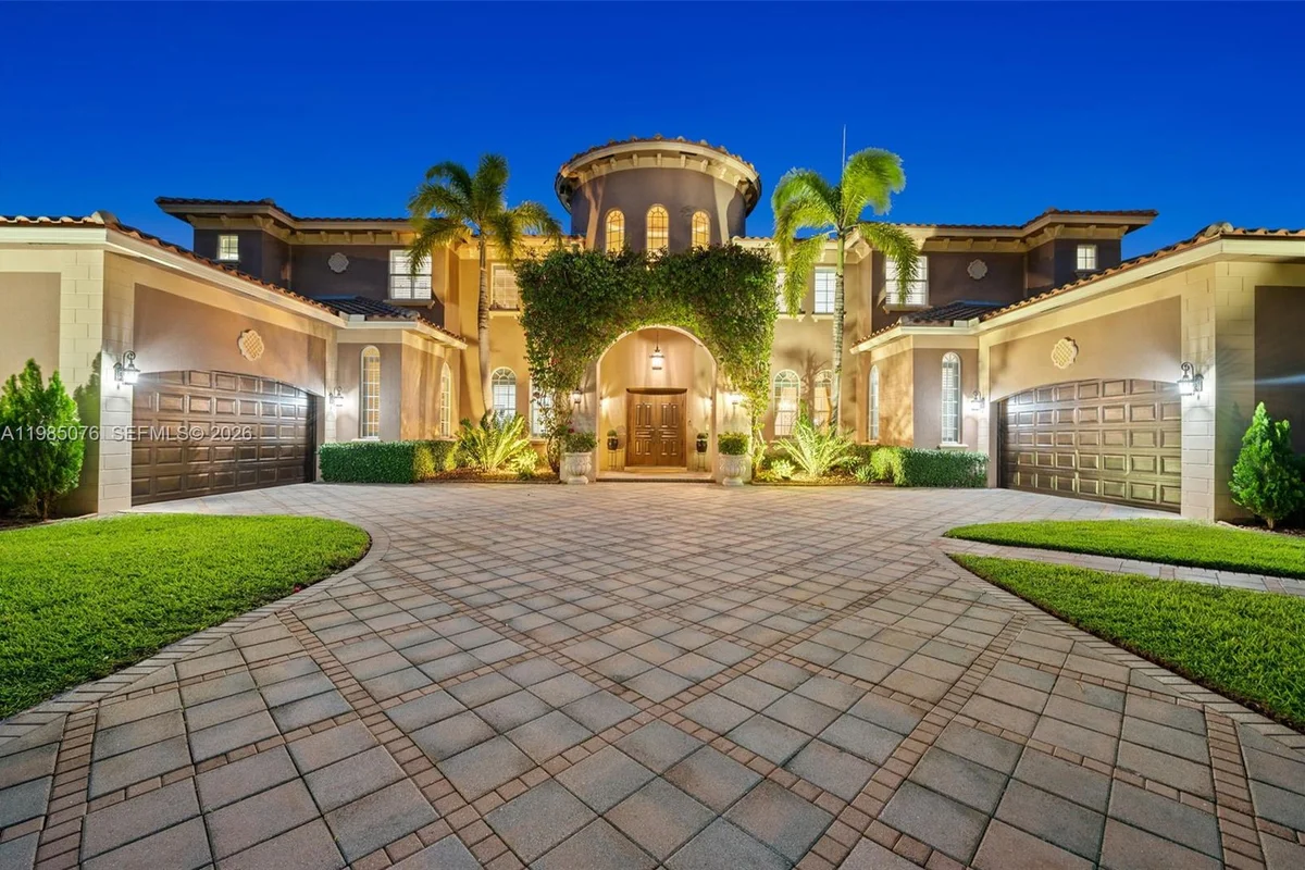 12821 Kapok Ln, Davie: photo 1 of 71