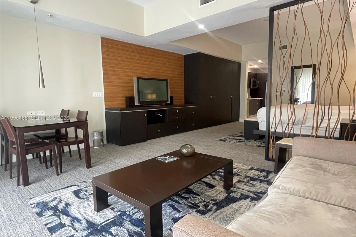 5300 NW 87th Ave #1103, Doral: photo 1 of 31