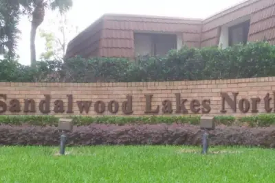 197 Charter Way, West Palm Beach: photo 1 of 25
