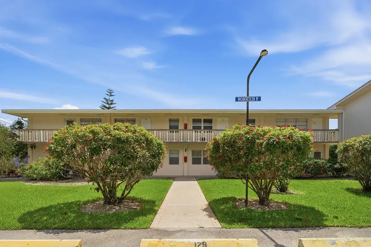 142 Norwich, West Palm Beach: photo 1 of 21
