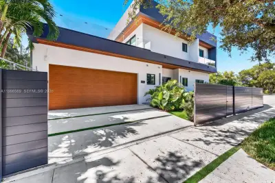 9833 N Miami Ave, Miami Shores: photo 1 of 45