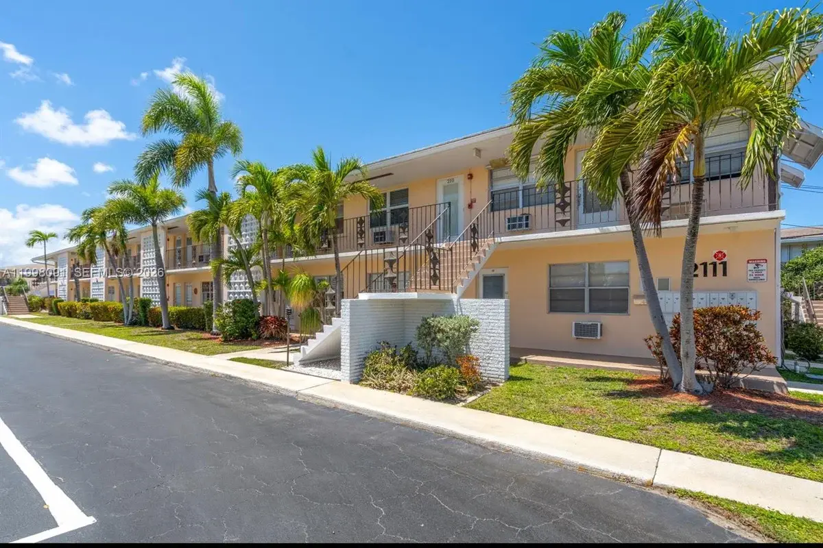2111 NE 56th St #206, Fort Lauderdale: photo 1 of 29