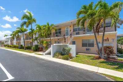 2111 NE 56th St #206, Fort Lauderdale: photo 1 of 29