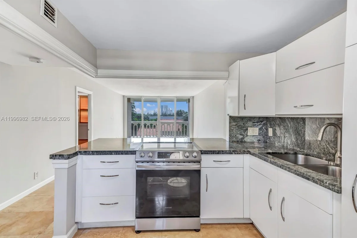 3199 S Ocean Dr #406, Hallandale Beach: photo 1 of 34