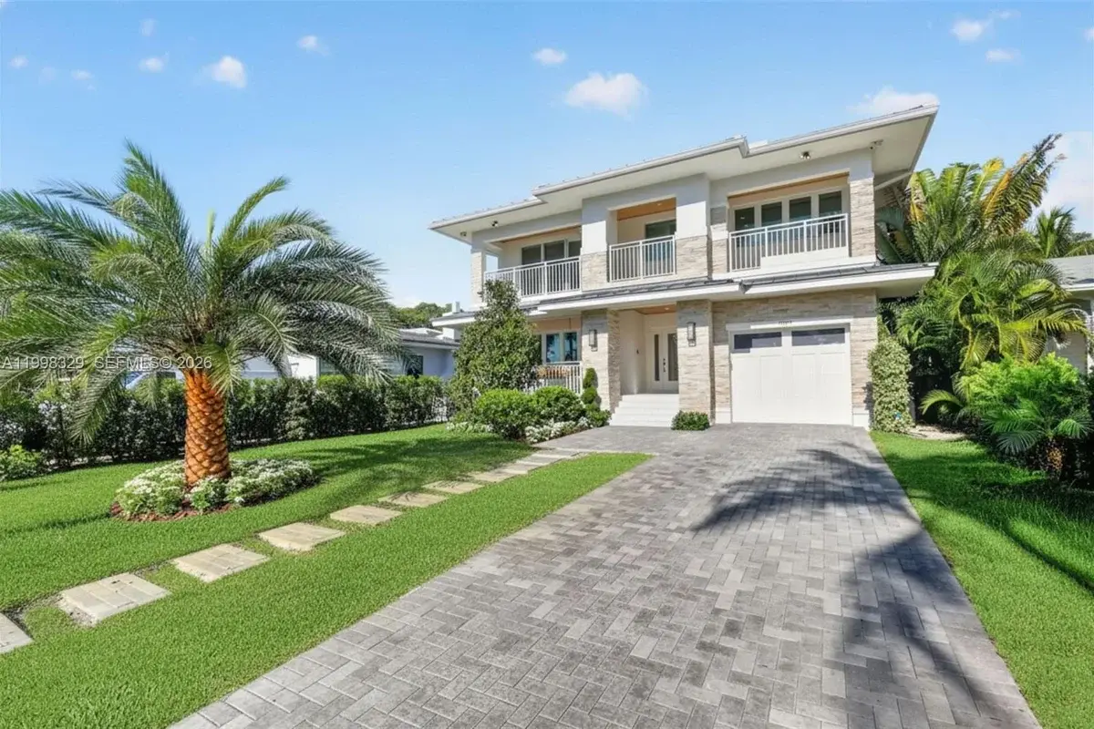 1017 S Palmway, Lake Worth: photo 1 of 77