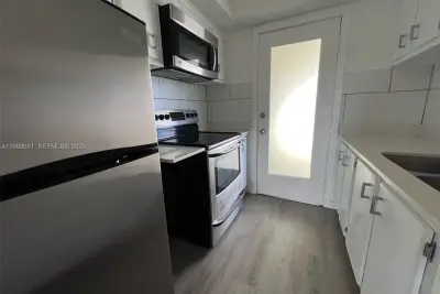 1350 E Sample Rd #306, Pompano Beach: photo 1 of 15