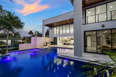 775 NE 77th Ter, Miami: photo 1 of 66