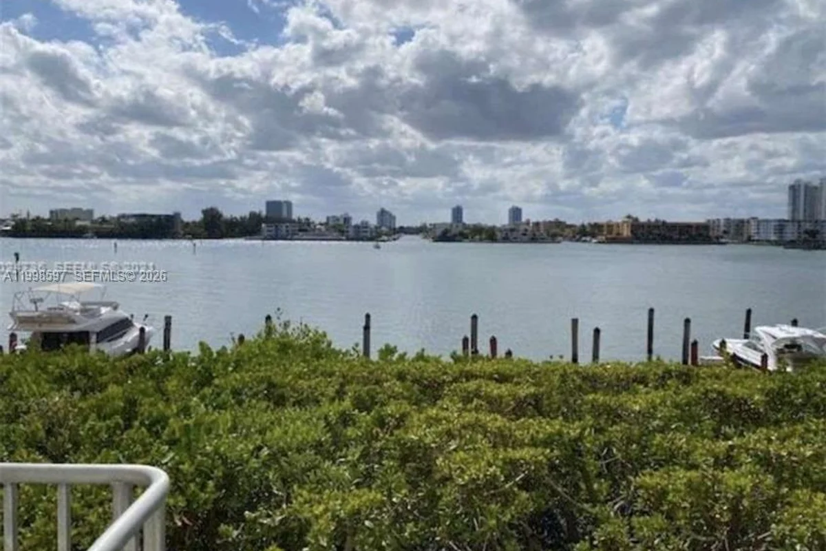 17050 N Bay Rd #605, Sunny Isles Beach: photo 1 of 14