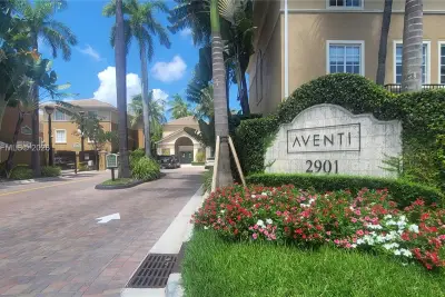 2961 NE 185th St #1607, Aventura: photo 1 of 17