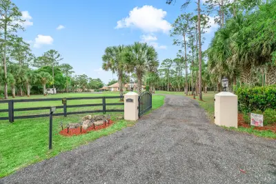 2559 Palm Deer Dr, Loxahatchee: photo 1 of 93