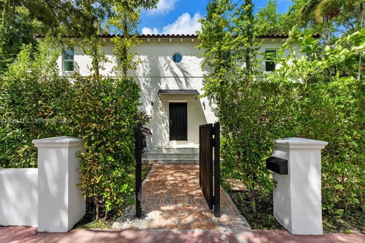 5812 Alton Rd, Miami Beach: photo 1 of 39