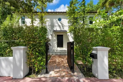 5812 Alton Rd, Miami Beach: photo 1 of 39