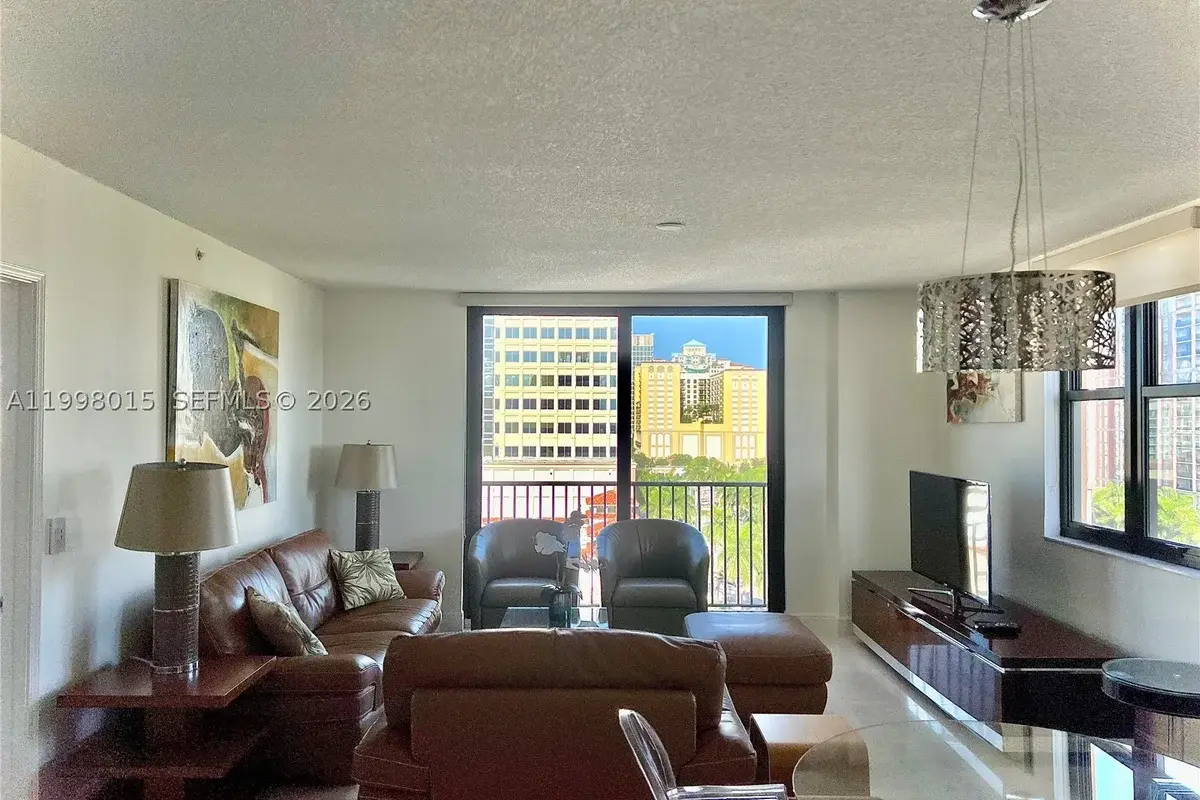 651 Okeechobee Blvd #811, West Palm Beach: photo 1 of 38