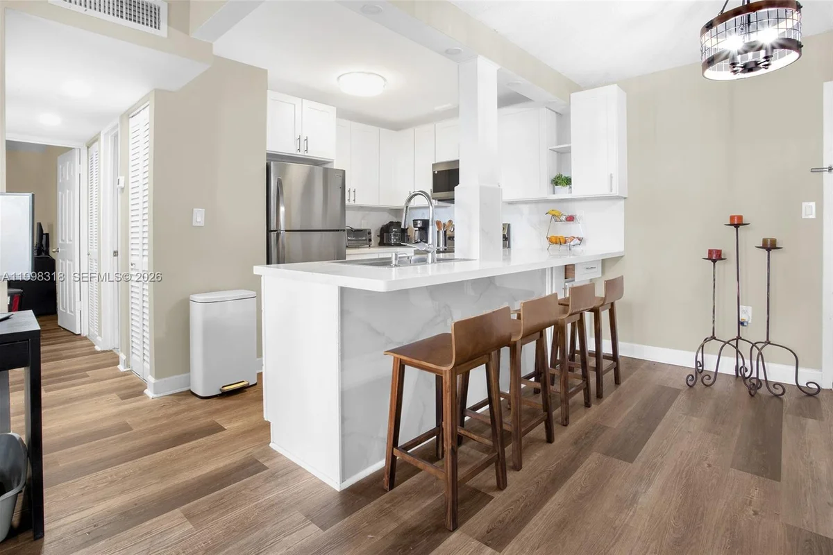 9682 Fontainebleau Blvd #503, Miami: photo 1 of 36