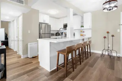 9682 Fontainebleau Blvd #503, Miami: photo 1 of 36