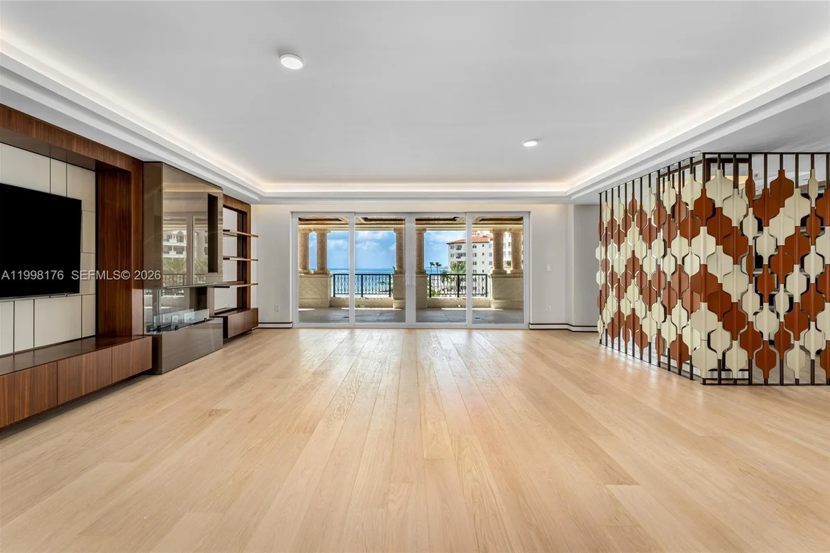 7445 Fisher Island Dr, Miami Beach: photo 1 of 61