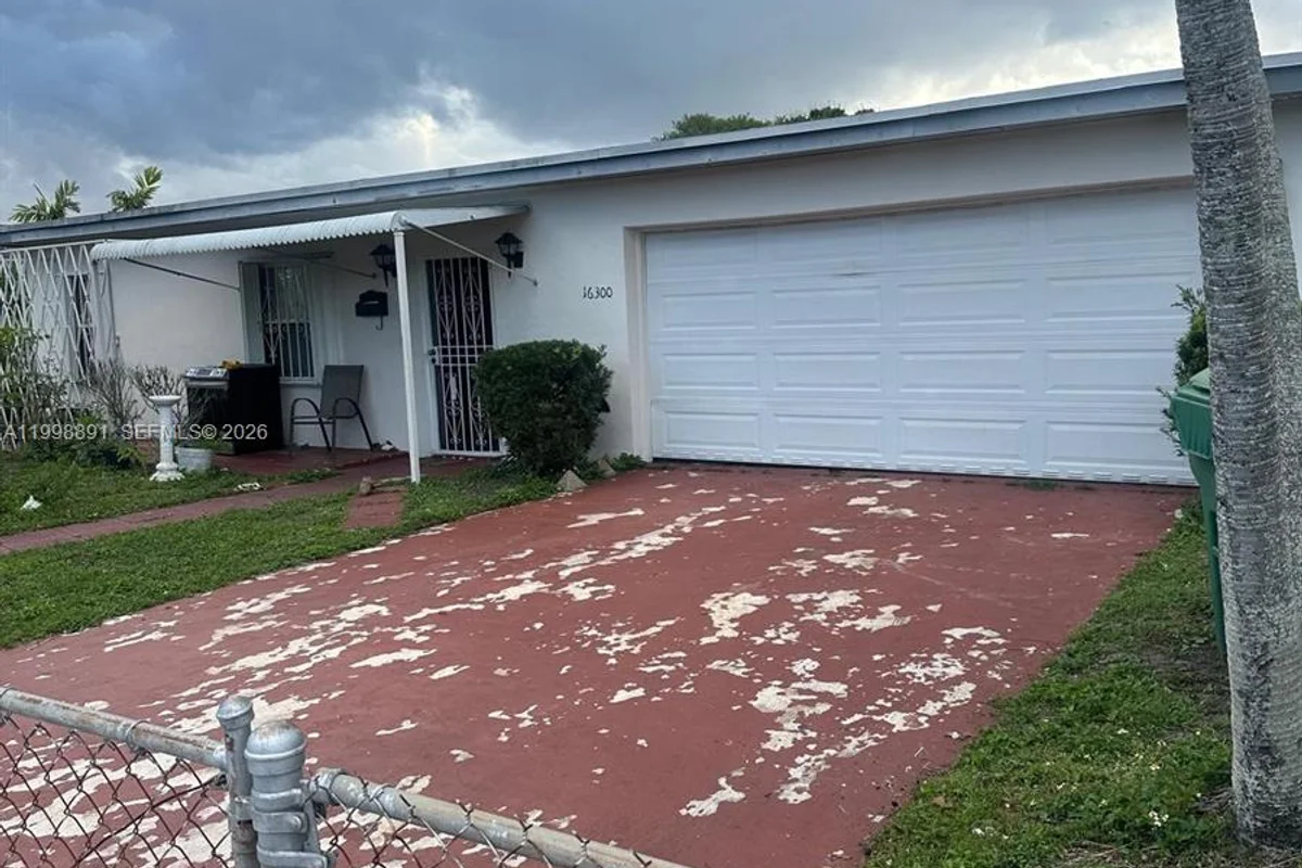 16300 NW 19th Ct, Miami Gardens: photo 1 of 9