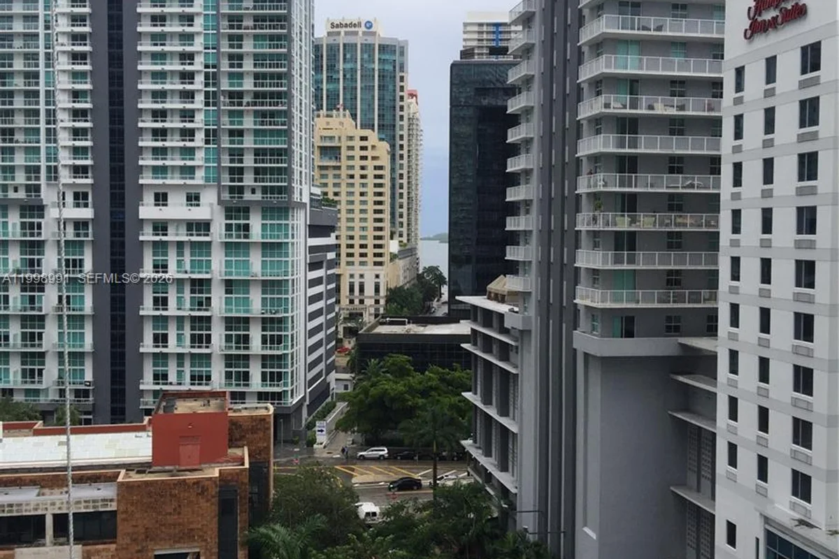 79 SW 12th St #1406-S, Miami: photo 1 of 20