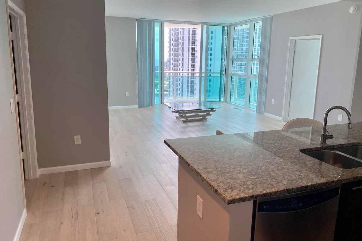 951 Brickell Ave #3611, Miami: photo 1 of 12