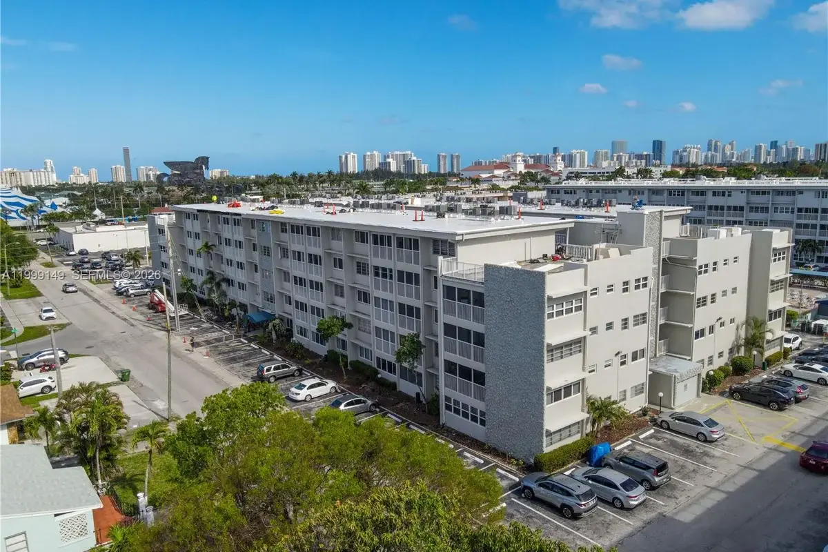 330 SE 2nd St #405F, Hallandale Beach: photo 1 of 39