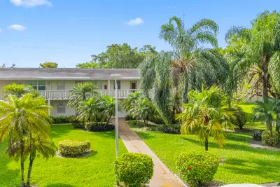 266 Ventnor S, Deerfield Beach: photo 1 of 41