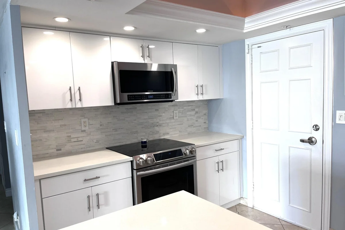 3200 NE 36 St NE #512a, Fort Lauderdale: photo 1 of 17