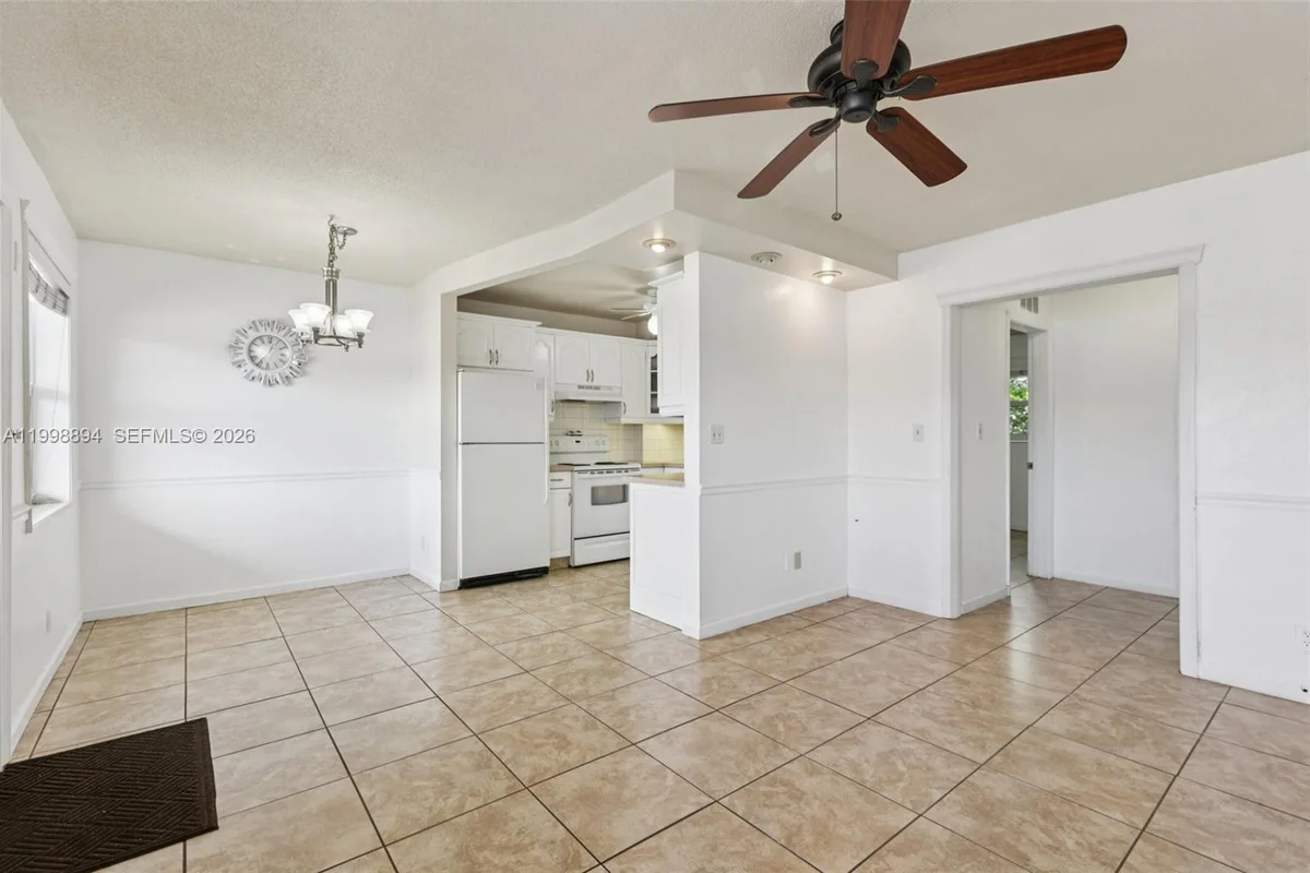 22 SE 3rd Ter #18, Dania Beach: photo 1 of 22