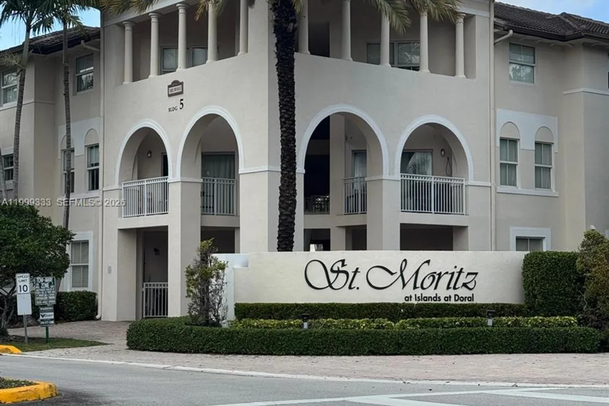 11601 NW 89th St #209, Doral: photo 1 of 24