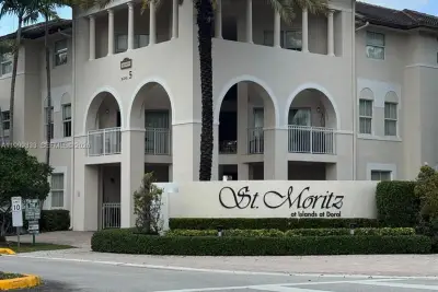 11601 NW 89th St #209, Doral: photo 1 of 24