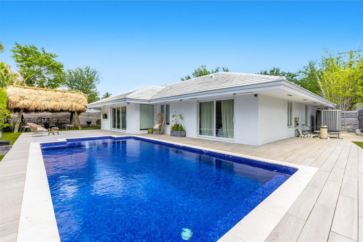 524 Warren Ln, Key Biscayne: photo 1 of 61