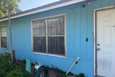 4666 E Holt, West Palm Beach: photo 1 of 5