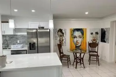 1004 Pennsylvania Ave #3, Miami Beach: photo 1 of 49