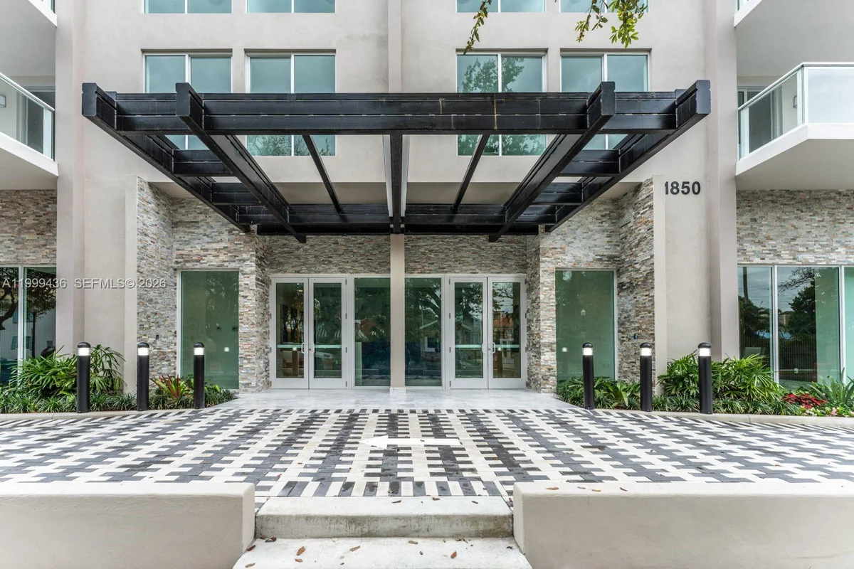 1850 Monroe St #409, Hollywood: photo 1 of 14