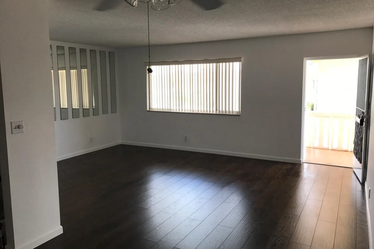 700 Village Green Ct #302, Palm Springs: photo 1 of 33