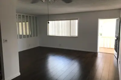 700 Village Green Ct #302, Palm Springs: photo 1 of 33