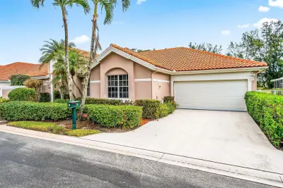 230 Eagleton Estate Blvd, Palm Beach Gardens: photo 1 of 57