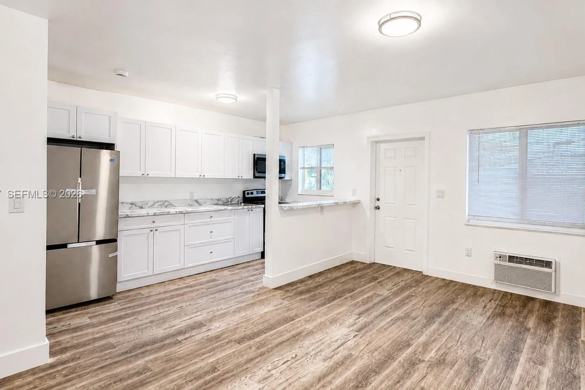 5549 NE Miami Ct #1, Miami: photo 1 of 14