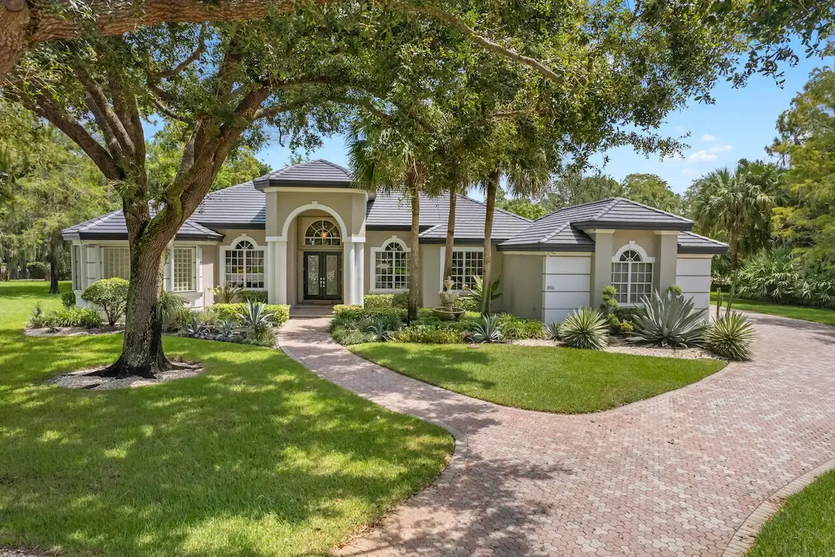 856 Forest Glen Ln, Wellington: photo 1 of 36