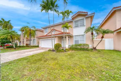 15261 SW 108th Ter, Miami: photo 1 of 36